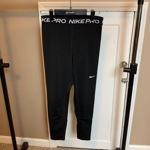 Nike Pro Leggings // Size M